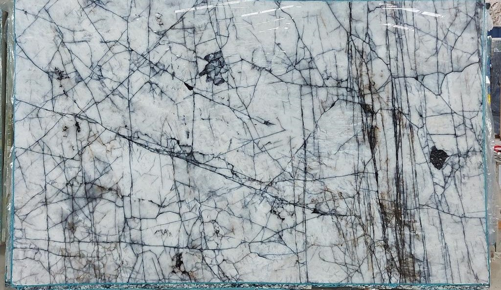 Cristalos Black Polished Quartzite