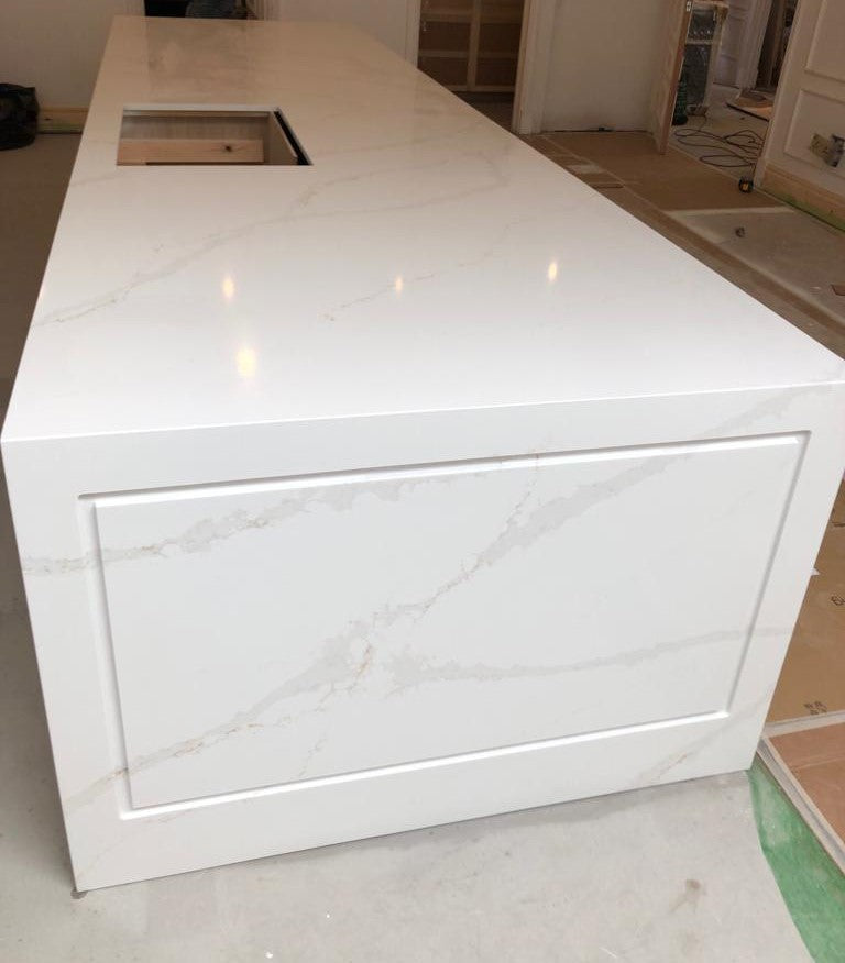 Calacatta Supreme Quartz