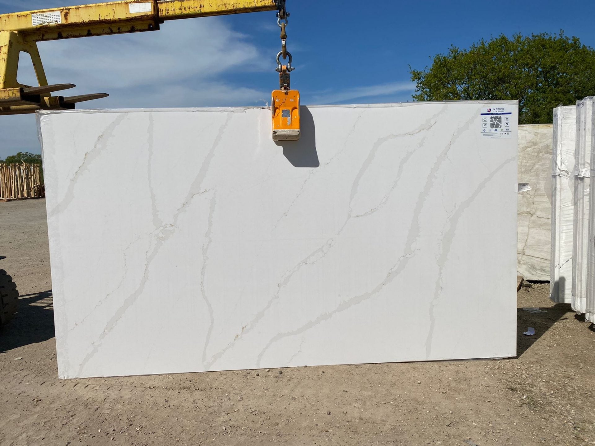 Calacatta Supreme Quartz