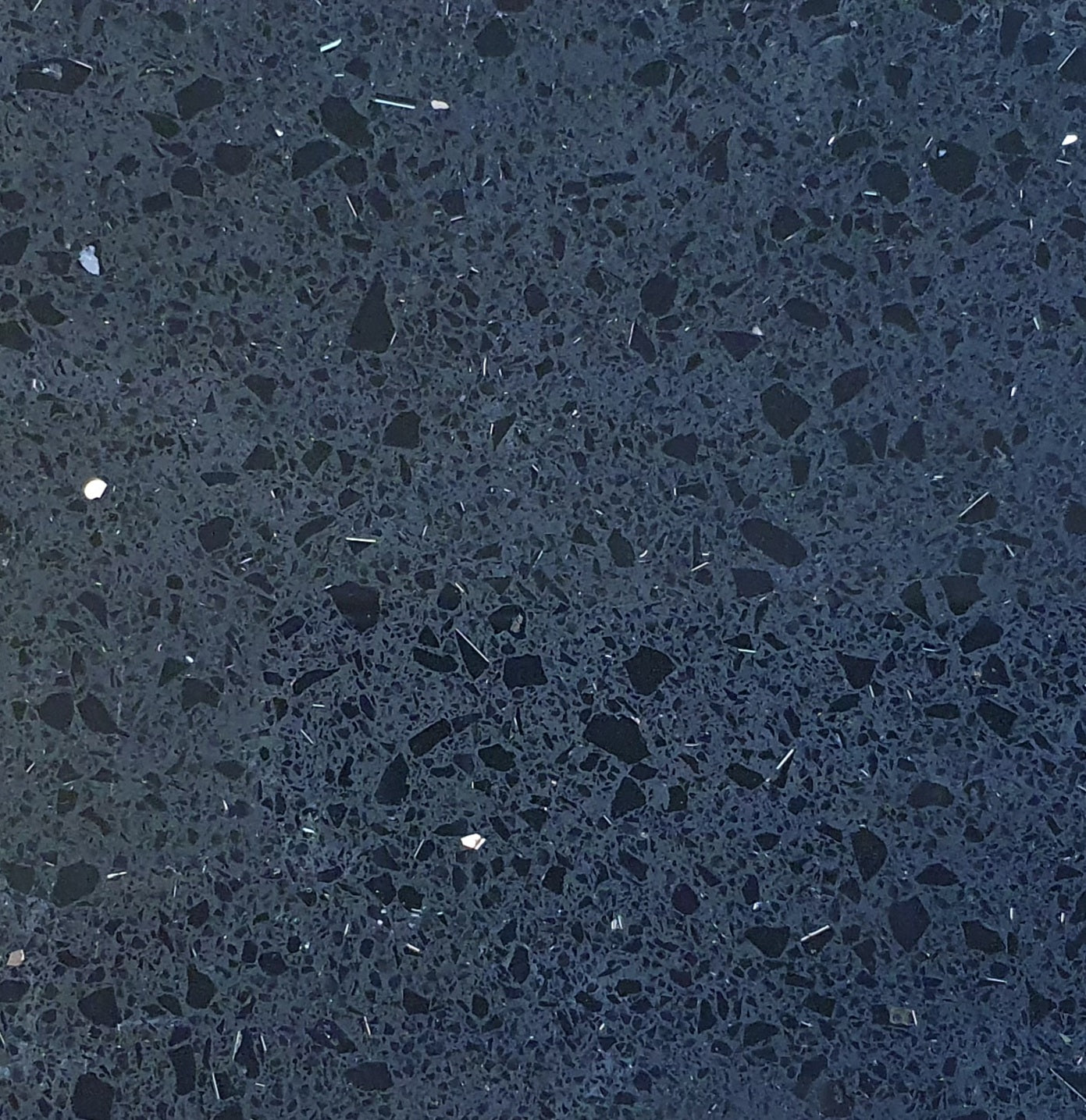 Luminus Black Mirror Quartz