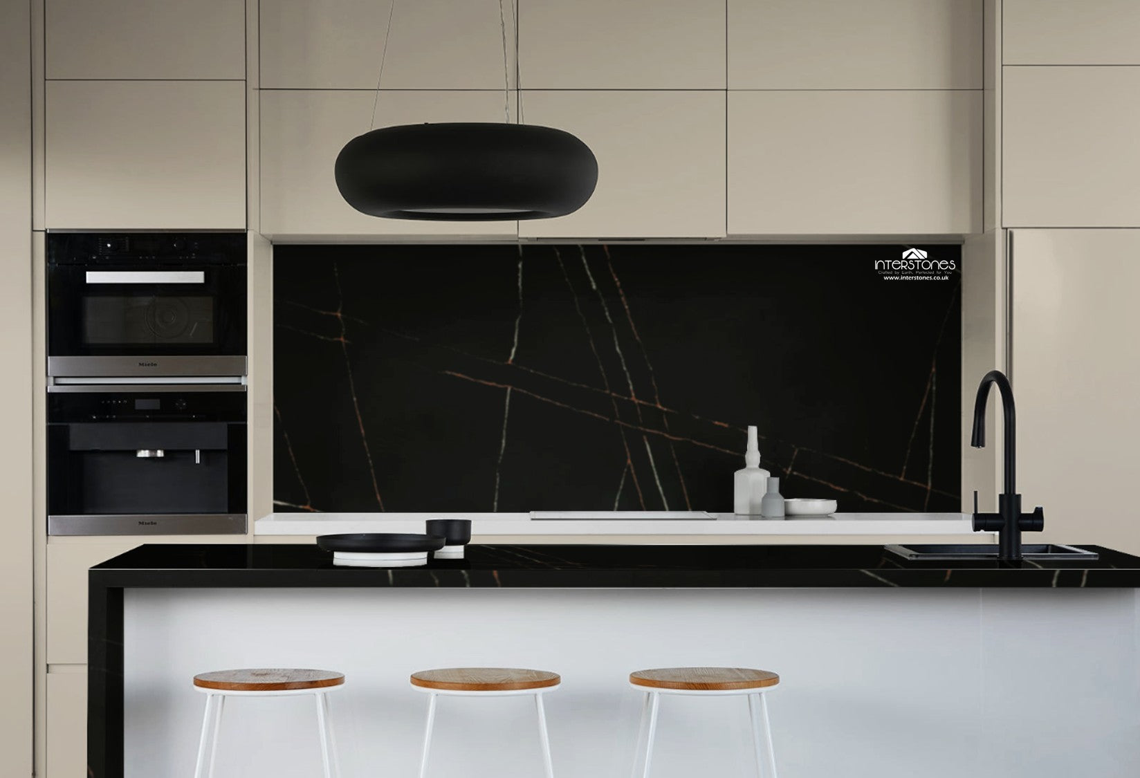 Sahara Noir Quartz